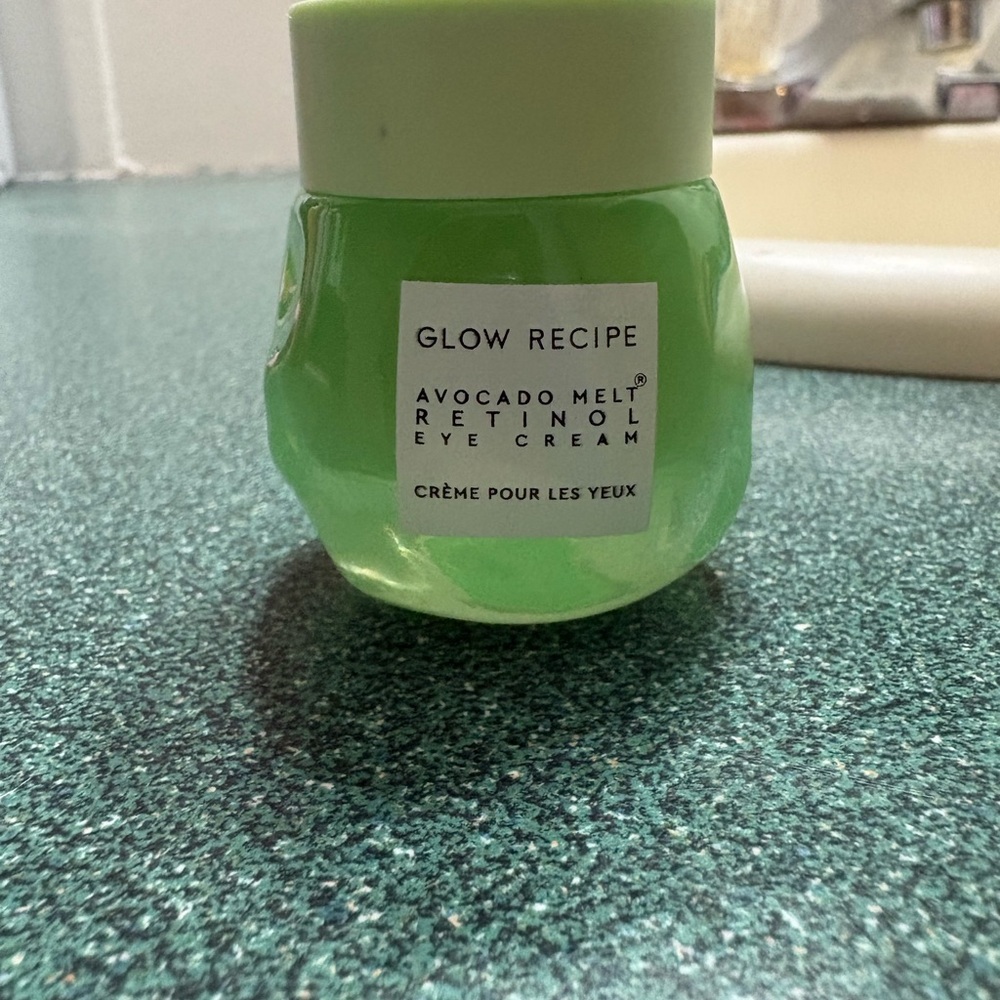 Glow Recipe Avocado Eye Cream in Fresh Green